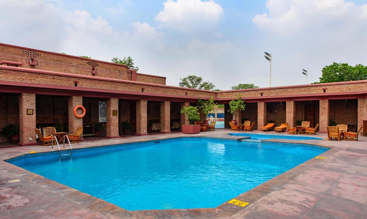 Faisalabad Serena Hotel Exterior foto